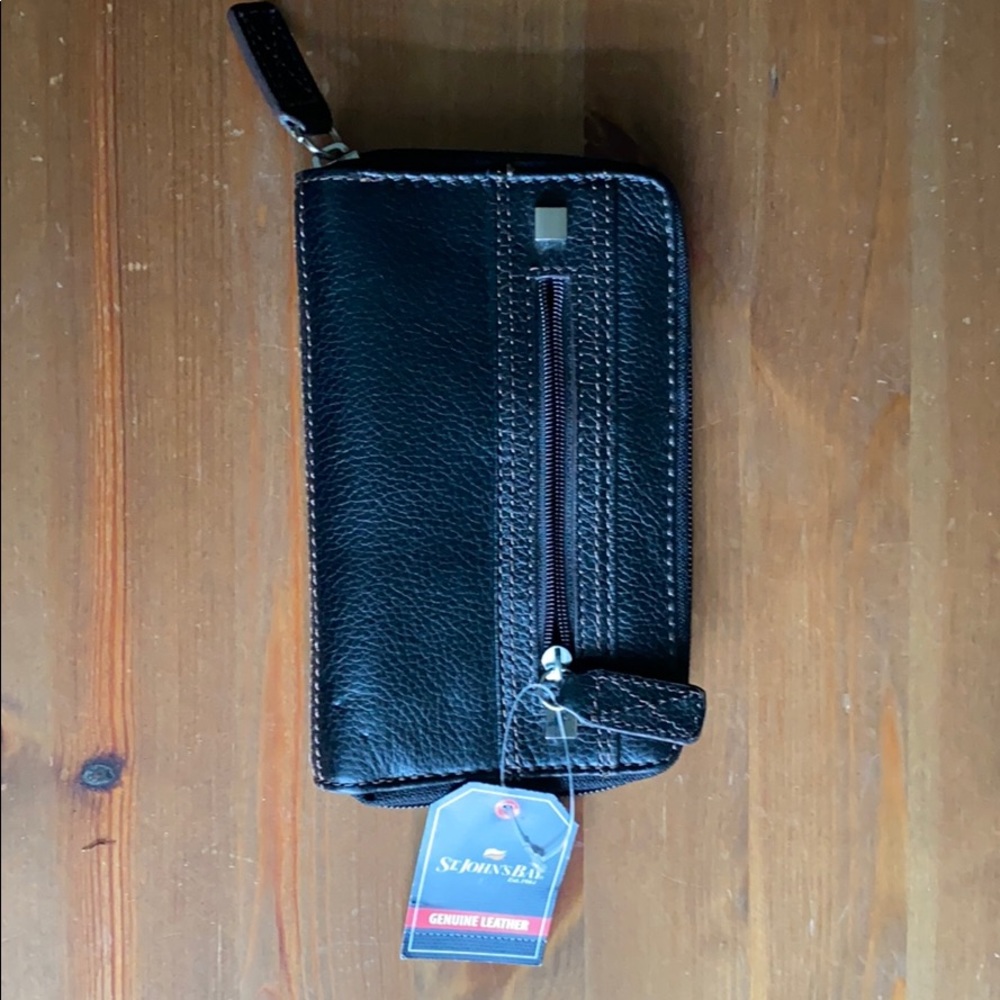 St. John’s bay zip around clutch